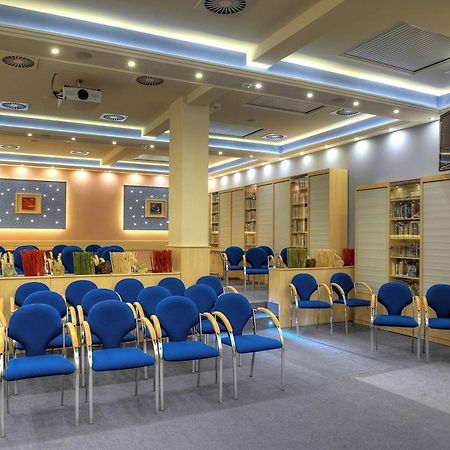 Krivan Hotel Karlovy Vary Bagian luar foto