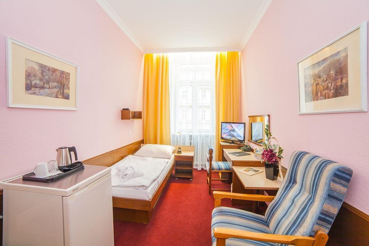 Krivan Hotel Karlovy Vary Bagian luar foto