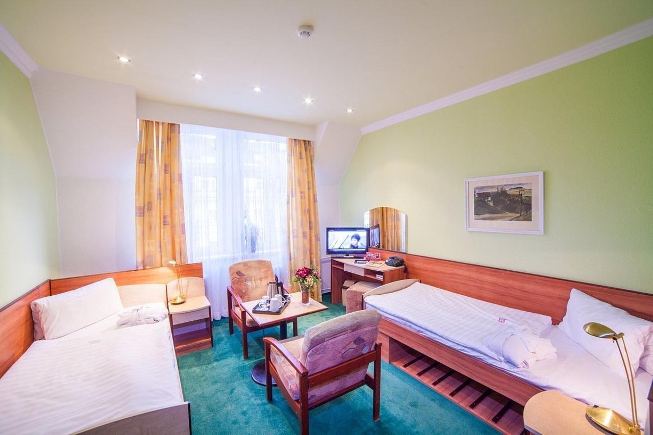 Krivan Hotel Karlovy Vary Bagian luar foto