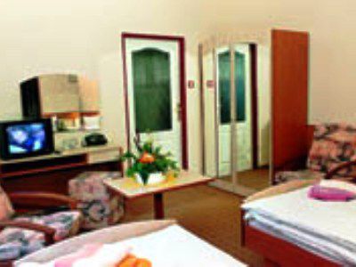 Krivan Hotel Karlovy Vary Bagian luar foto